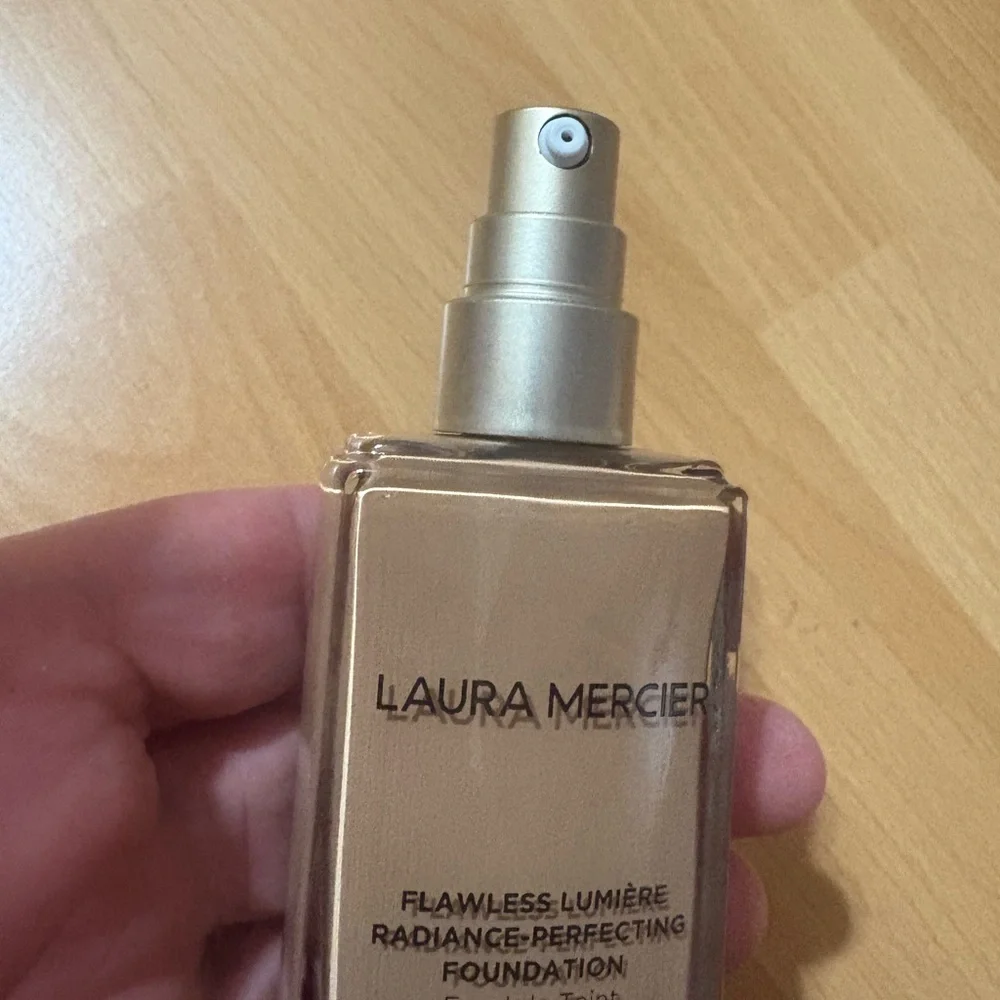 Laura Mercier Flawless Lumière Radiance-Perfecting Foundation In 3N1 BUFF New.